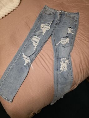 Women’s Light Blue Ripped Boyfriend Jeans
